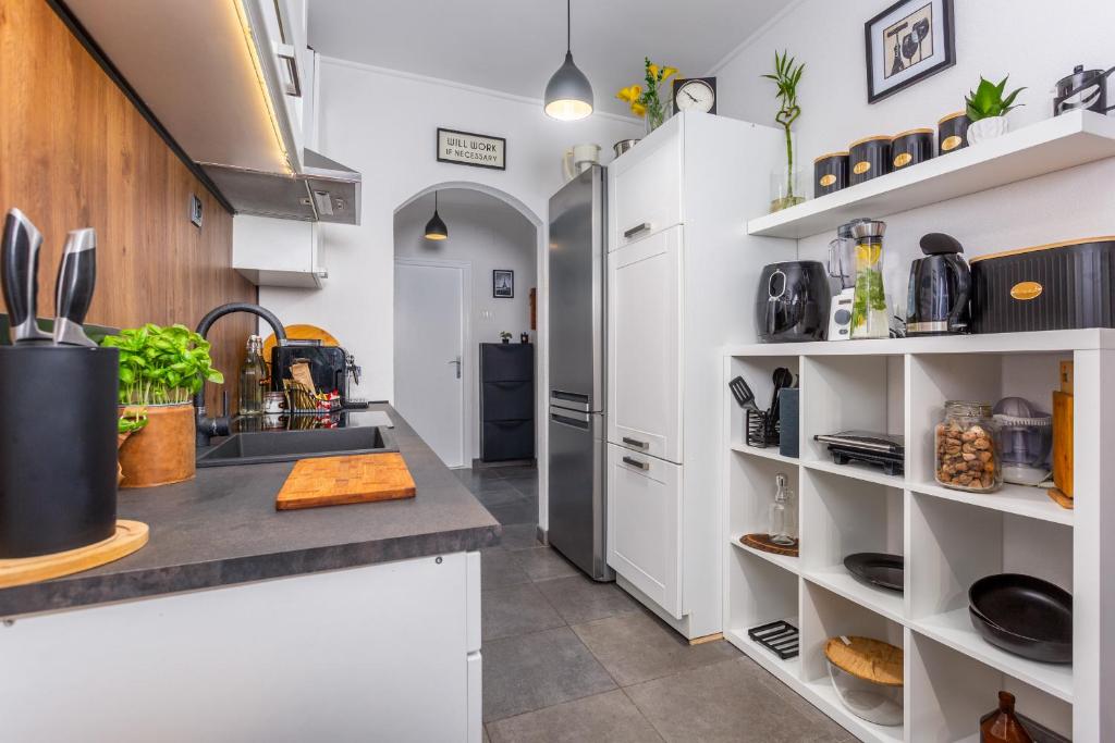 Kitchen and dining at CAROVO 7 apartment